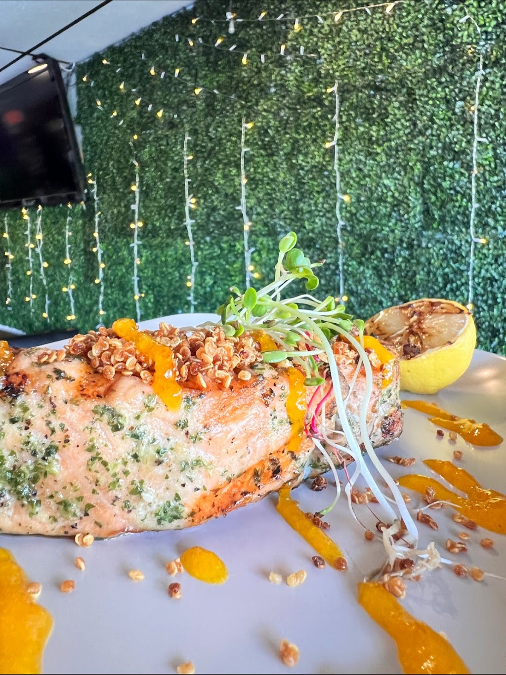 Fat Stork Restaurant | restaurant | 8270 Griffin Rd, Davie, FL 33328, USA | 7542008976 OR +1 754-200-8976