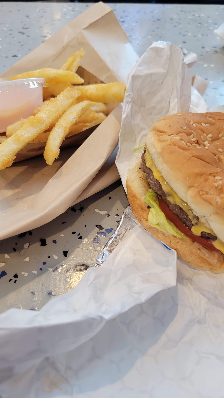 Mels Drive Inn | restaurant | 155 N Main St, Beaver, UT 84713, USA | 4354385600 OR +1 435-438-5600