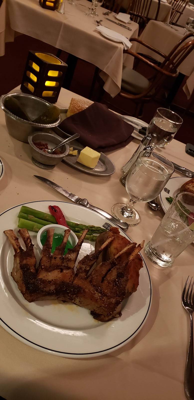 Gibbys | restaurant | 414 Rue Principale, Saint-Sauveur, QC J0R 1R4, Canada | 4502272623 OR +1 450-227-2623