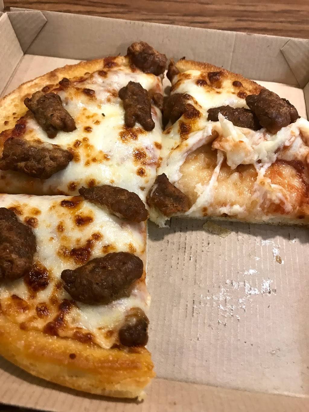 Pizza Hut | restaurant | 124 N Chicago Ave, South Milwaukee, WI 53172, USA | 4147642330 OR +1 414-764-2330