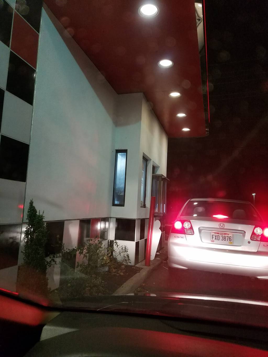 Rallys | restaurant | 700 Georgesville Rd, Columbus, OH 43228, USA | 6142720265 OR +1 614-272-0265