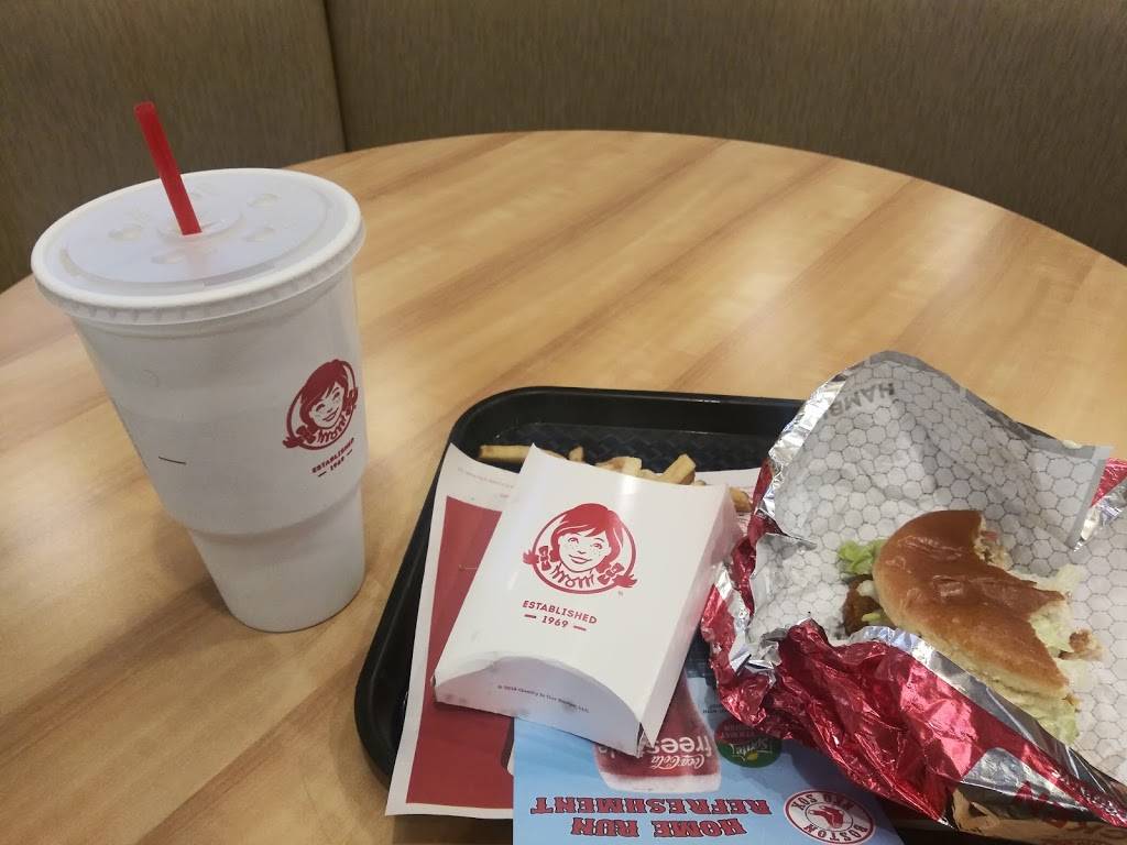 Wendys | restaurant | 133 Center St, Auburn, ME 04210, USA | 2077824572 OR +1 207-782-4572