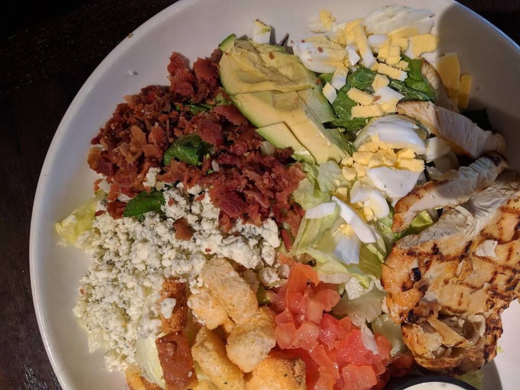 Red Robin Gourmet Burgers and Brews | restaurant | 19433 I-45, Shenandoah, TX 77385, USA | 2814659896 OR +1 281-465-9896