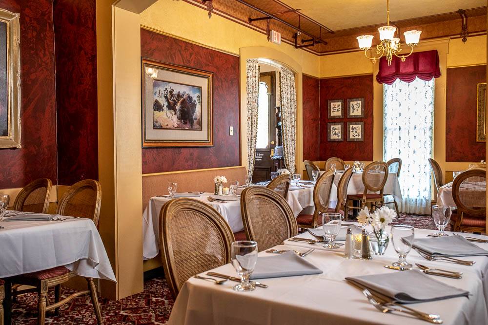 The Neely House | restaurant | 617 E Adams St, Muncie, IN 47305, USA | 7652161647 OR +1 765-216-1647