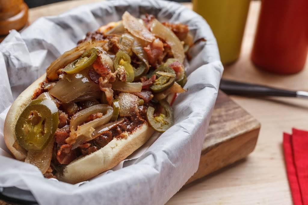 Frankies Dawg House | restaurant | 2318 Cedardale Ave, Baton Rouge, LA 70808, USA | 2253896255 OR +1 225-389-6255