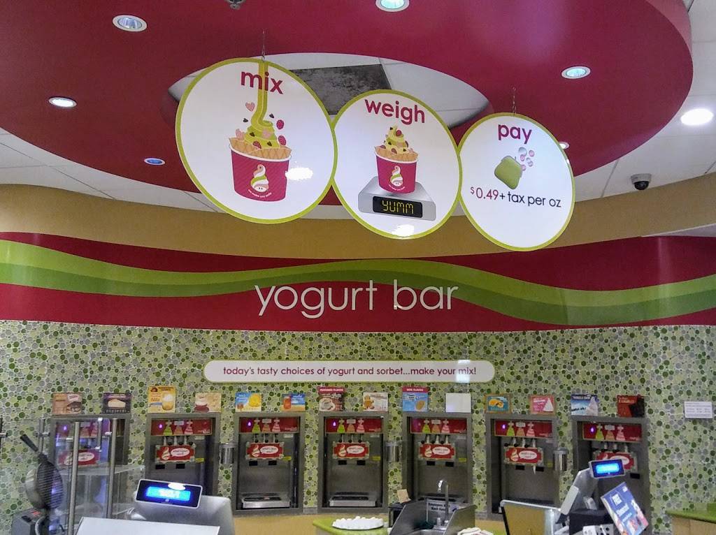 Menchies Frozen Yogurt | bakery | 16645 Sierra Lakes Pkwy, Fontana, CA 92336, USA | 9098543605 OR +1 909-854-3605