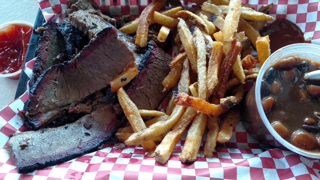 ZZQ Smokehouse | restaurant | 3390 Coachman Rd #204, Eagan, MN 55121, USA | 6514529900 OR +1 651-452-9900