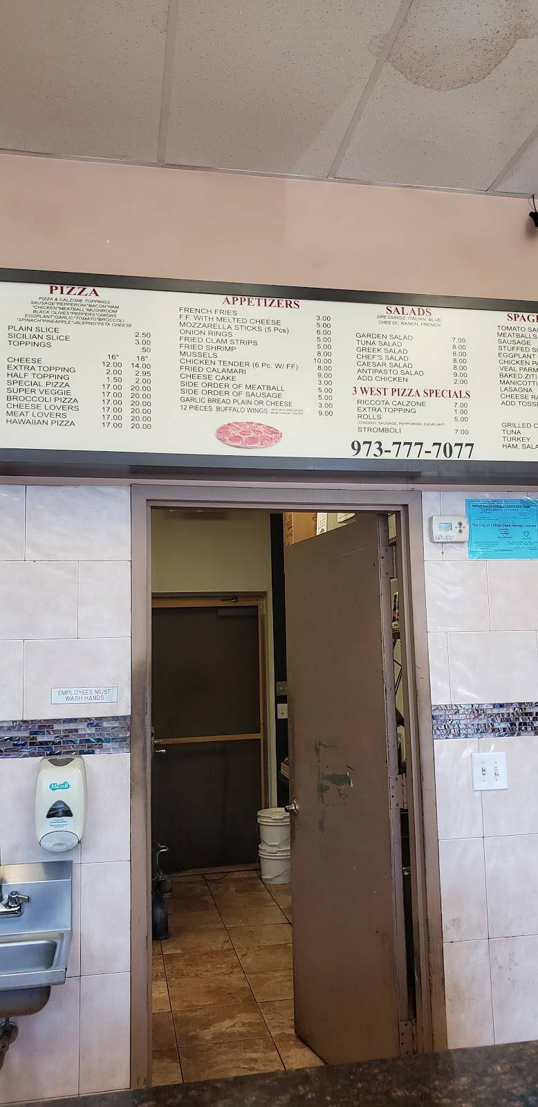 Route 3 Pizza | restaurant | 590 NJ-3, Clifton, NJ 07014, USA | 9737778889 OR +1 973-777-8889