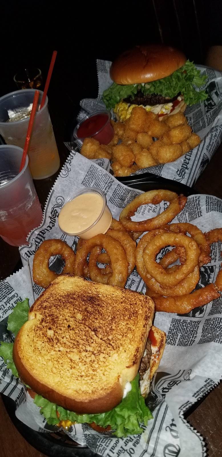 Southern Billiards and Burgers | restaurant | 200 Lanier Dr, Statesboro, GA 30458, USA | 9122259887 OR +1 912-225-9887