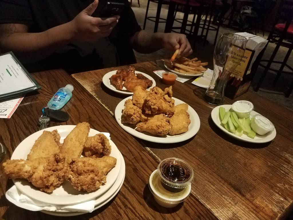 Hooligans Pub & Eatery | restaurant | 3340 Highland Ave, Cincinnati, OH 45213, USA | 5138419994 OR +1 513-841-9994