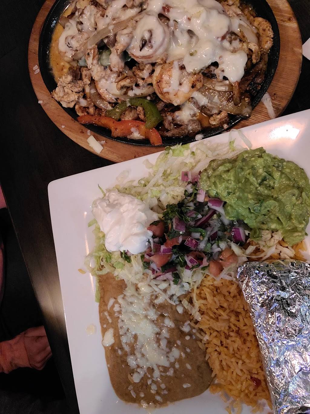 Hidalgo Mexican Bar and Grill Ankeny | restaurant | 1631 SW Main St #100, Ankeny, IA 50023, USA | 5152612664 OR +1 515-261-2664