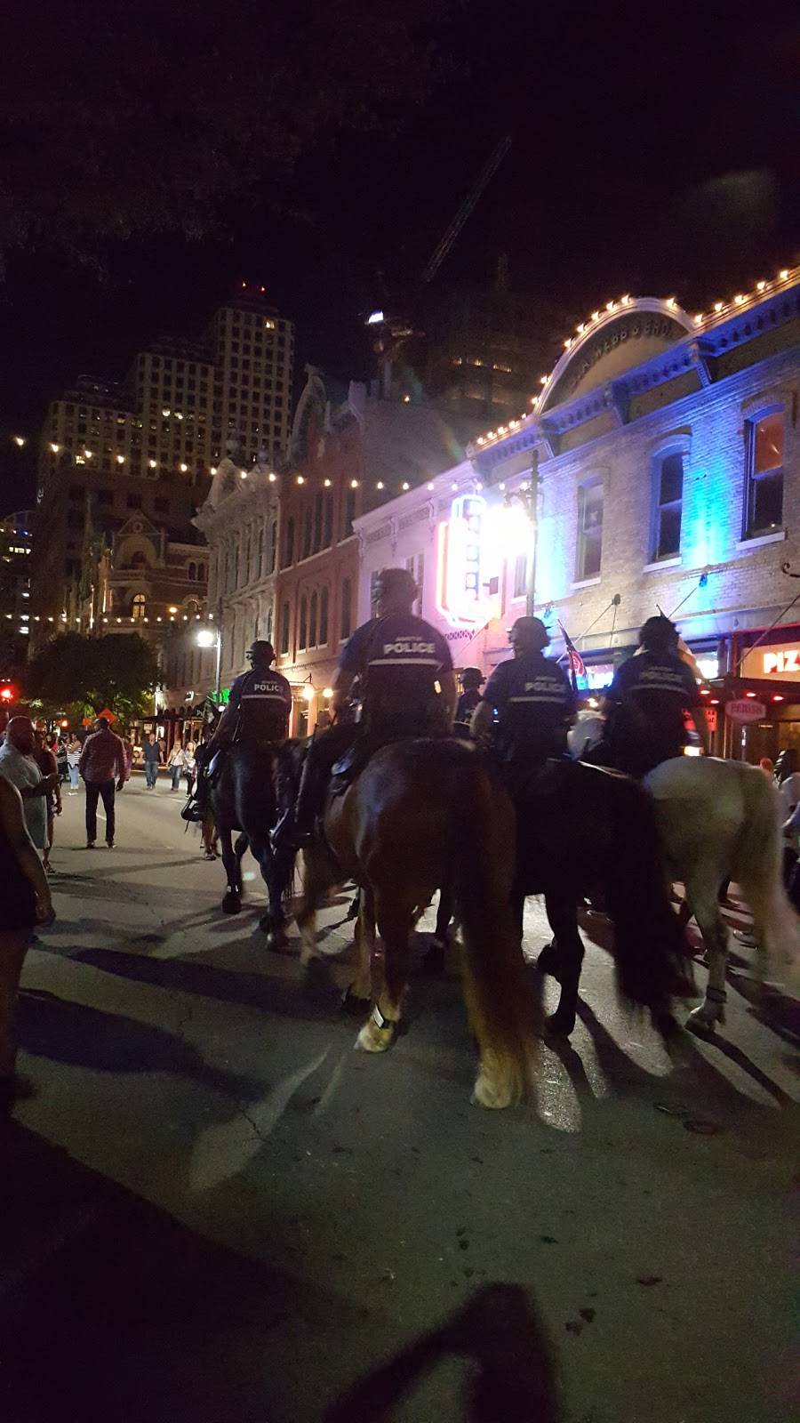 Buffalo Billiards | restaurant | 201 E 6th St, Austin, TX 78701, USA | 5124797665 OR +1 512-479-7665