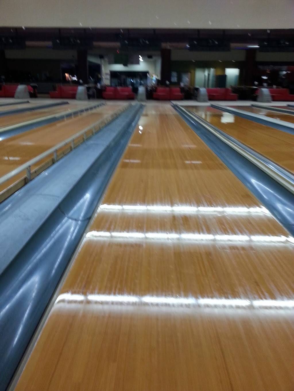 Bowlero Charlottesville | restaurant | 335 Rivanna Plaza Dr, Charlottesville, VA 22901, USA | 4349783999 OR +1 434-978-3999