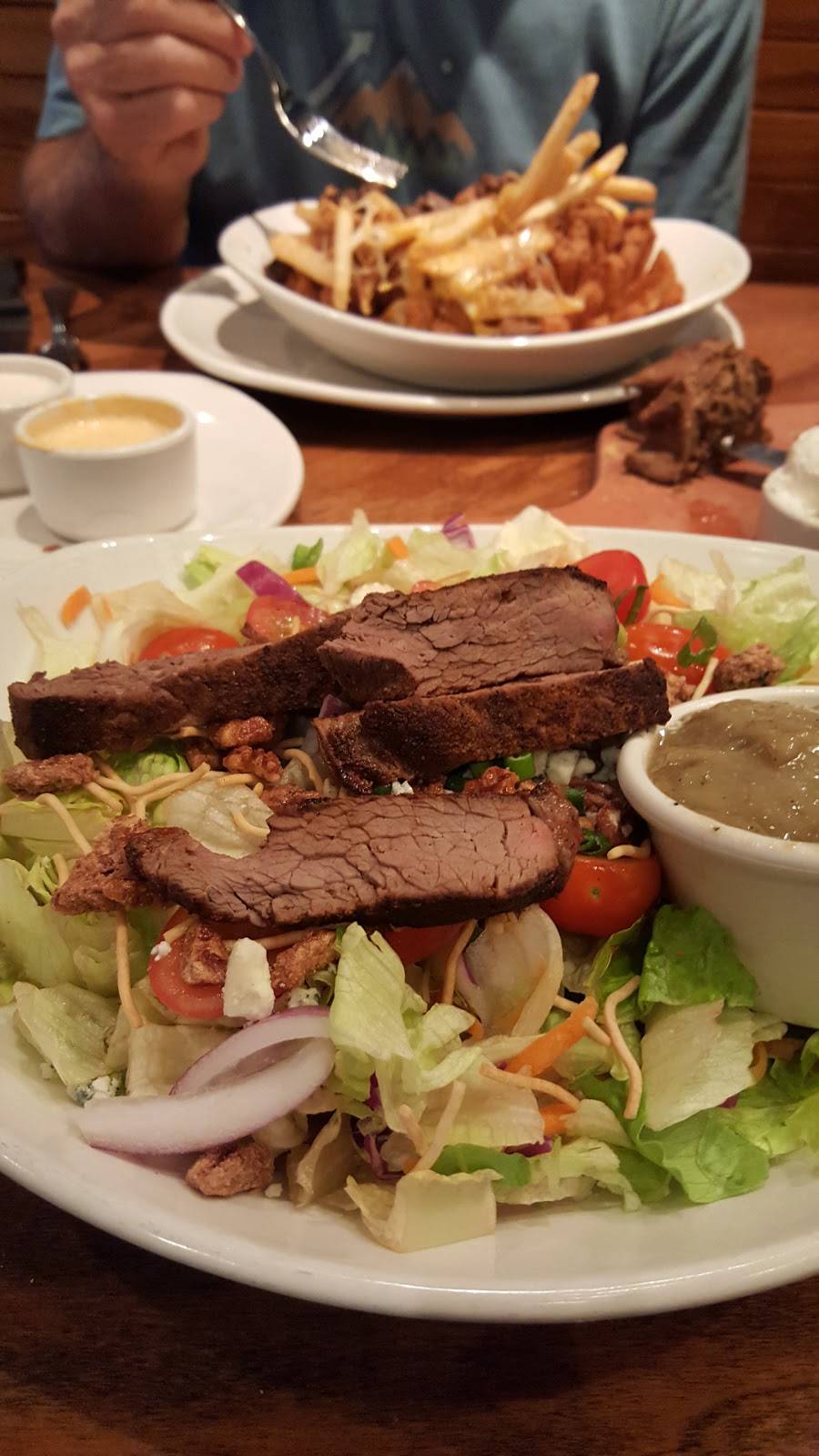 Outback Steakhouse | restaurant | 3101 Browns Mill Rd, Johnson City, TN 37604, USA | 4232839222 OR +1 423-283-9222