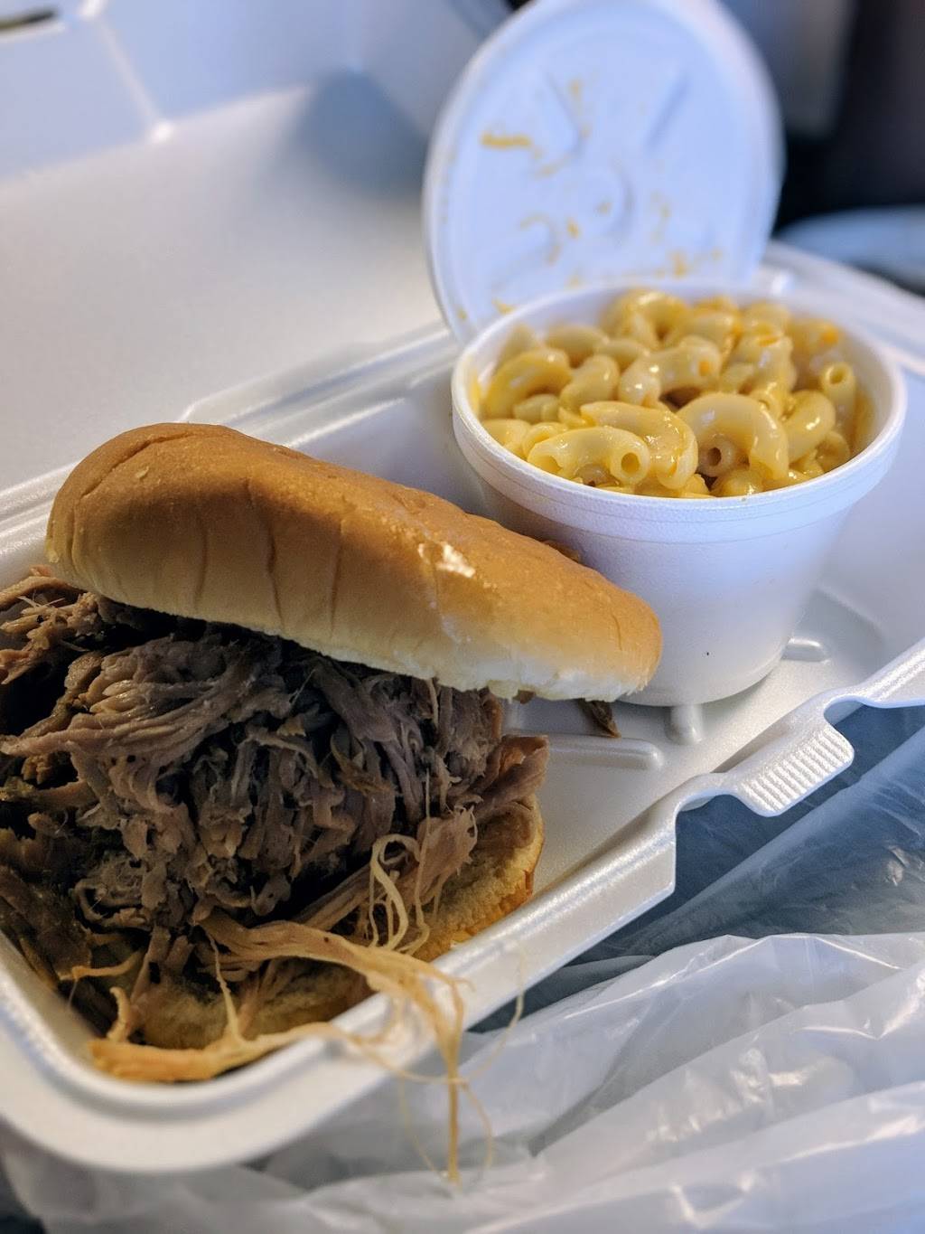 Southern Rock Bouncin BBQ | restaurant | 3779 S Grundy Quarles Hwy, Gainesboro, TN 38562, USA | 9318587675 OR +1 931-858-7675