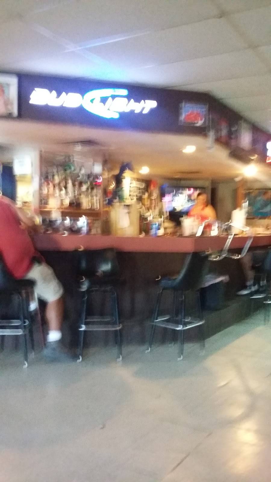 Big Shooters | restaurant | 2938 N 16th St, Terre Haute, IN 47804, USA | 8124666266 OR +1 812-466-6266