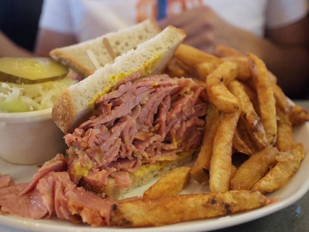 La belle Province | restaurant | 14985 Rue des Saules, Mirabel, QC J7N 1Z9, Canada | 4504758488 OR +1 450-475-8488