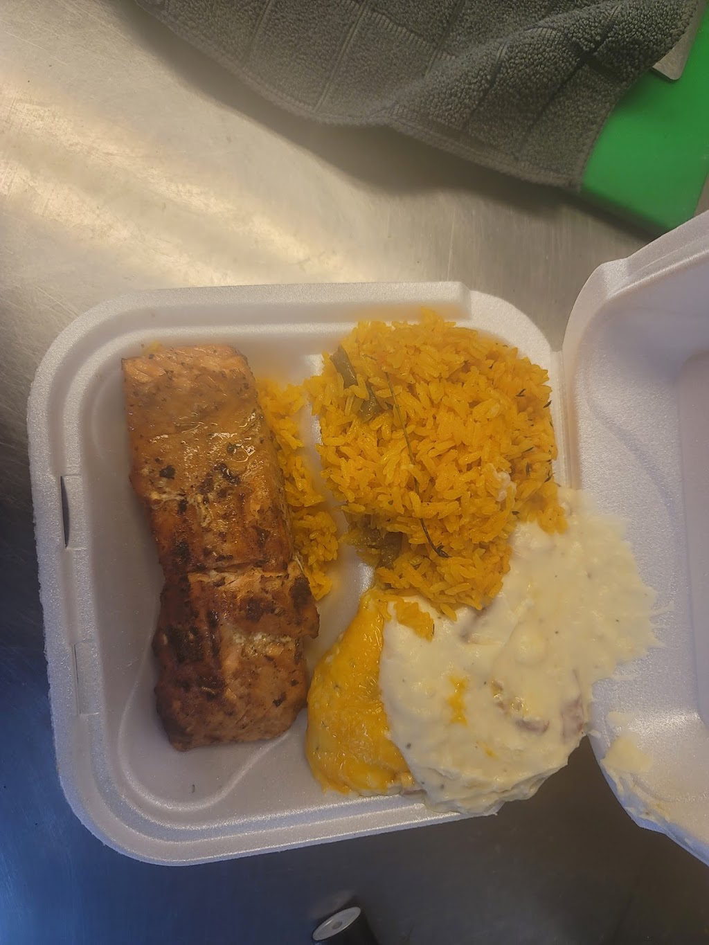 Jamaican Smoke enz | restaurant | 2314 Brick Church Pike, Nashville, TN 37207, USA | 6157555076 OR +1 615-755-5076