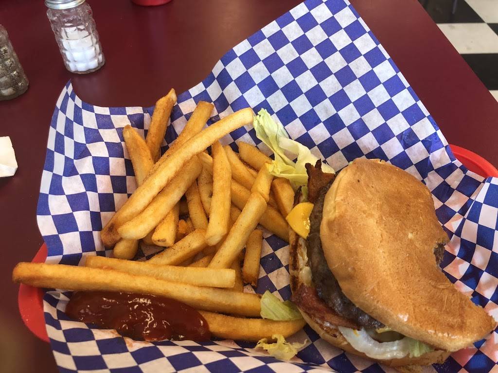 Bos Spuds & Burgers | meal takeaway | 12895 Josey Ln, Farmers Branch, TX 75234, USA | 9722437783 OR +1 972-243-7783