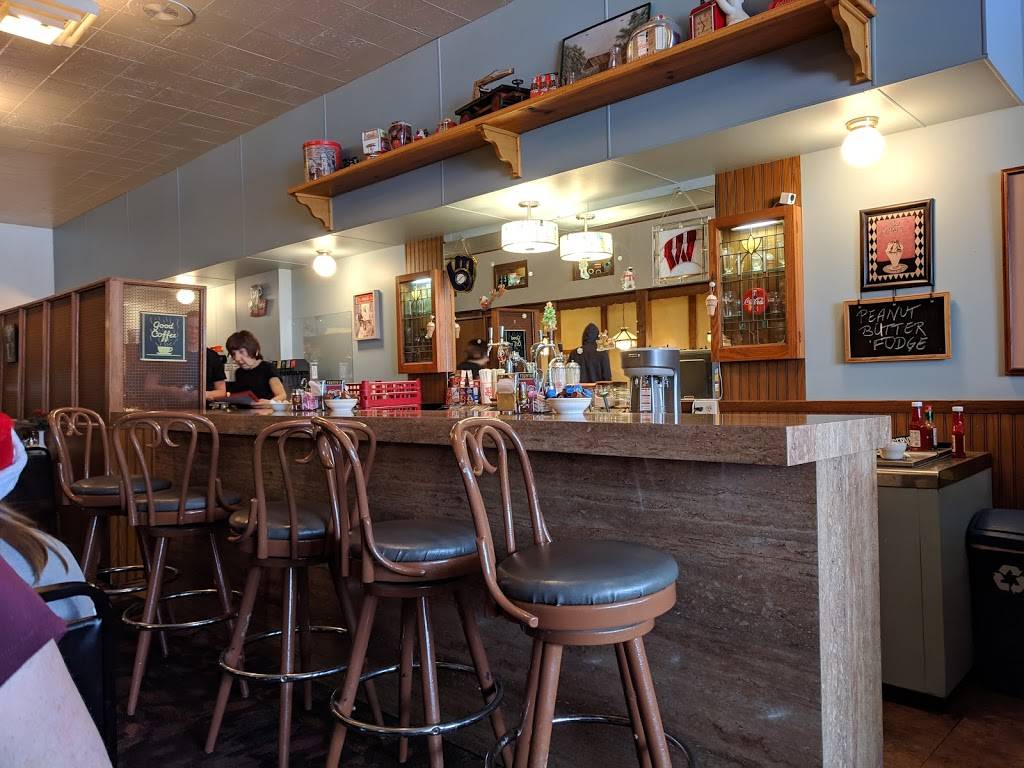 Elk Restaurant | restaurant | 13 W Walworth St, Elkhorn, WI 53121, USA | 2627234220 OR +1 262-723-4220