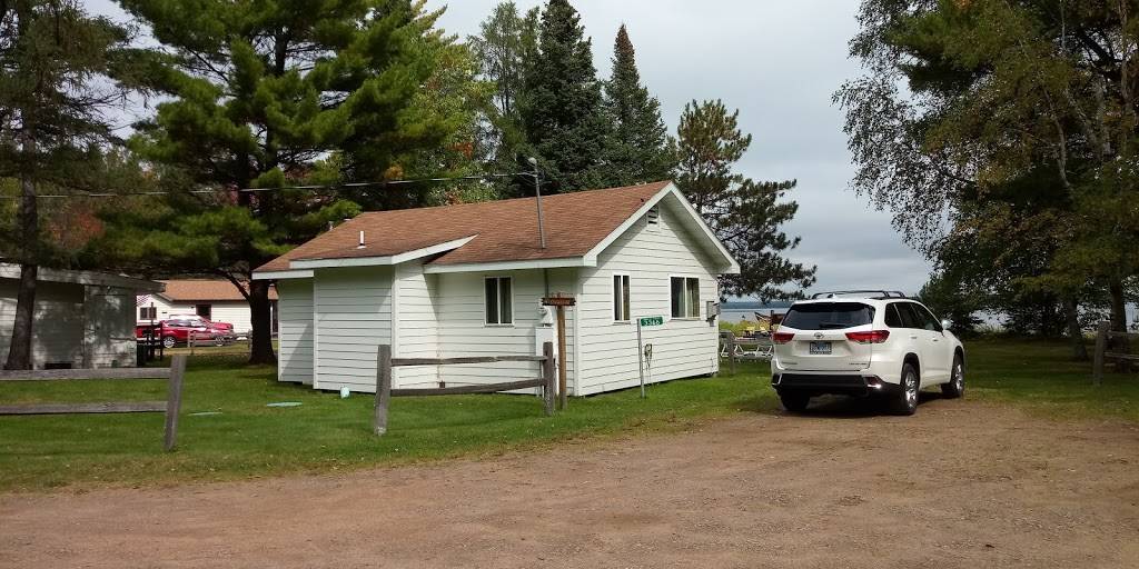 Sunrise Lodge | restaurant | 5894 W Shore Rd, Land O Lakes, WI 54540, USA | 7155473684 OR +1 715-547-3684