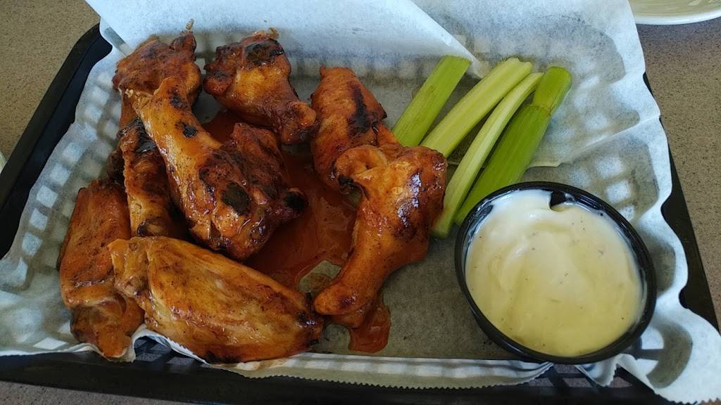 Ichabods Bar & Grille | restaurant | 2320 N Hwy A1A, Indialantic, FL 32903, USA | 3217770214 OR +1 321-777-0214