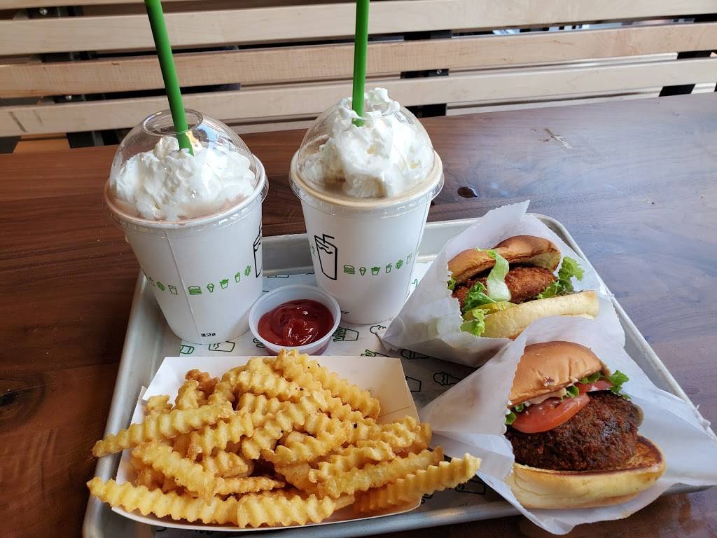 Shake Shack | restaurant | 4005 The Strand W, Columbus, OH 43219, USA | 6144077728 OR +1 614-407-7728