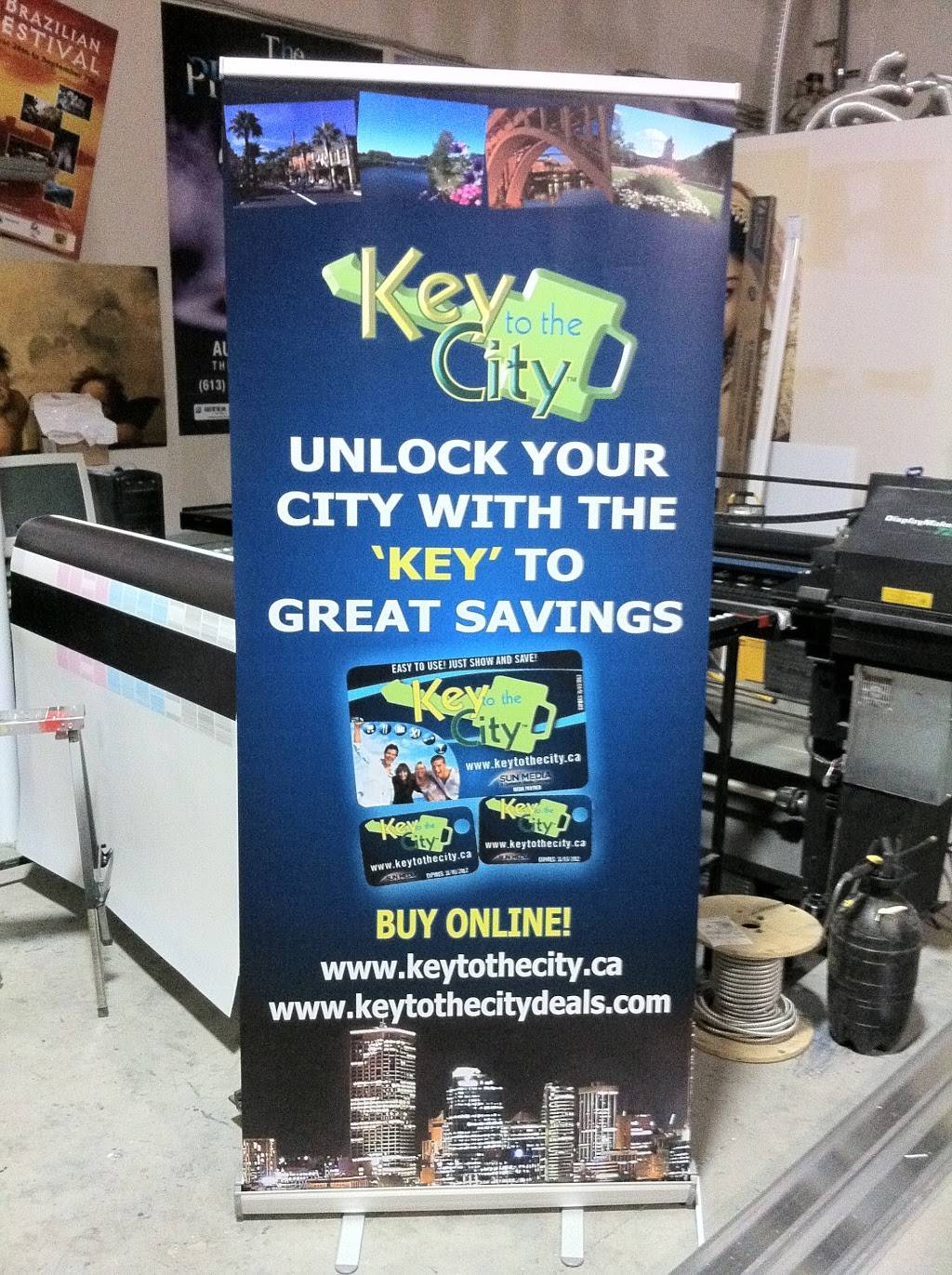 Sign pit stop | restaurant | Antares Dr, Nepean, ON K2E 7T8, Canada | 6136645051 OR +1 613-664-5051