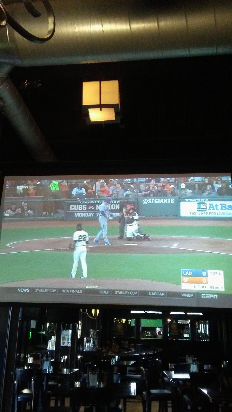 Dillons Restaurant & Irish Pub | restaurant | 13920 City Center Dr #4075, Chino Hills, CA 91709, USA | 9095916100 OR +1 909-591-6100