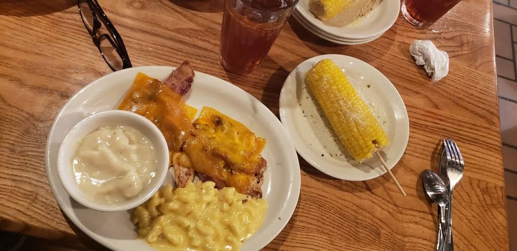 Cracker Barrel Old Country Store | restaurant | 325 Fort Loudoun Medical Center Dr, Lenoir City, TN 37772, USA | 8659883201 OR +1 865-988-3201