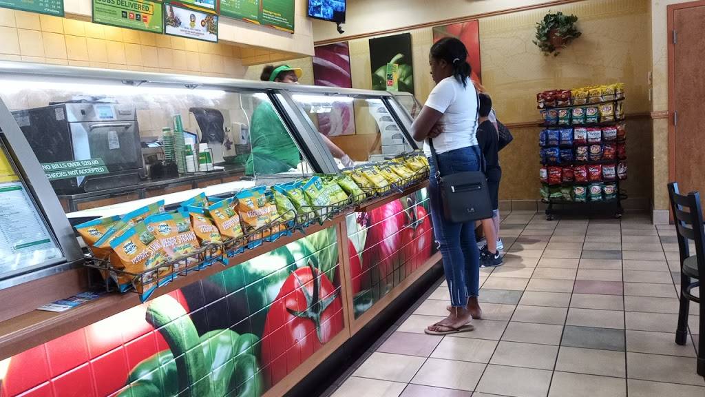 Subway | restaurant | Sunshine Plaza, 4235 W Commercial Blvd Space C-119, Tamarac, FL 33319, USA | 9545359077 OR +1 954-535-9077