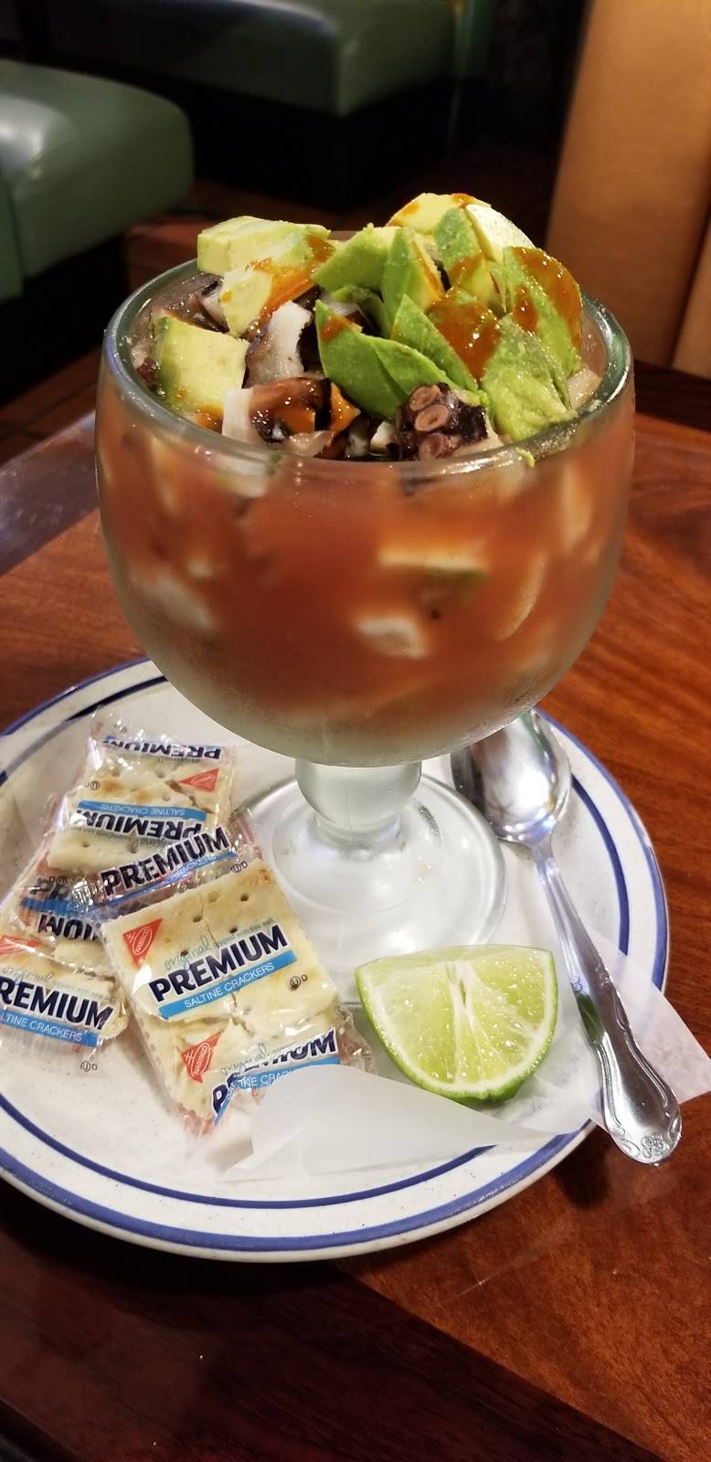 Tamazula Baja Grill | restaurant | 324 S Main St, Corona, CA 92882, USA | 9513713103 OR +1 951-371-3103