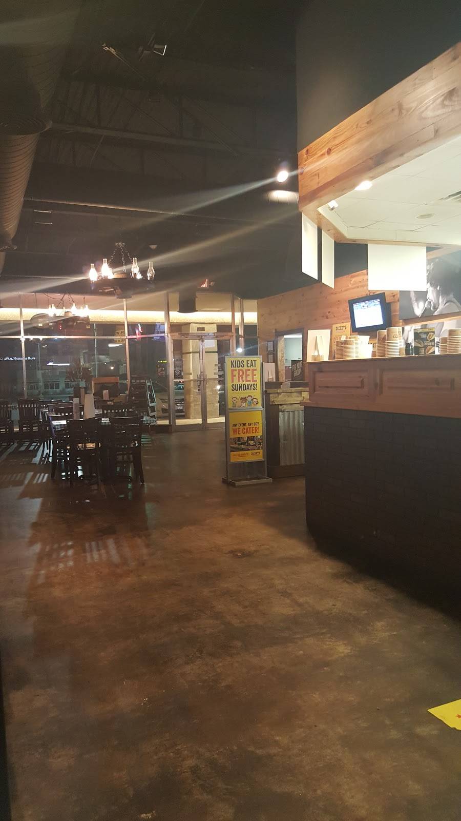 Dickeys Barbecue Pit | restaurant | 5900 Bosque Blvd, Waco, TX 76710, USA | 2547511232 OR +1 254-751-1232