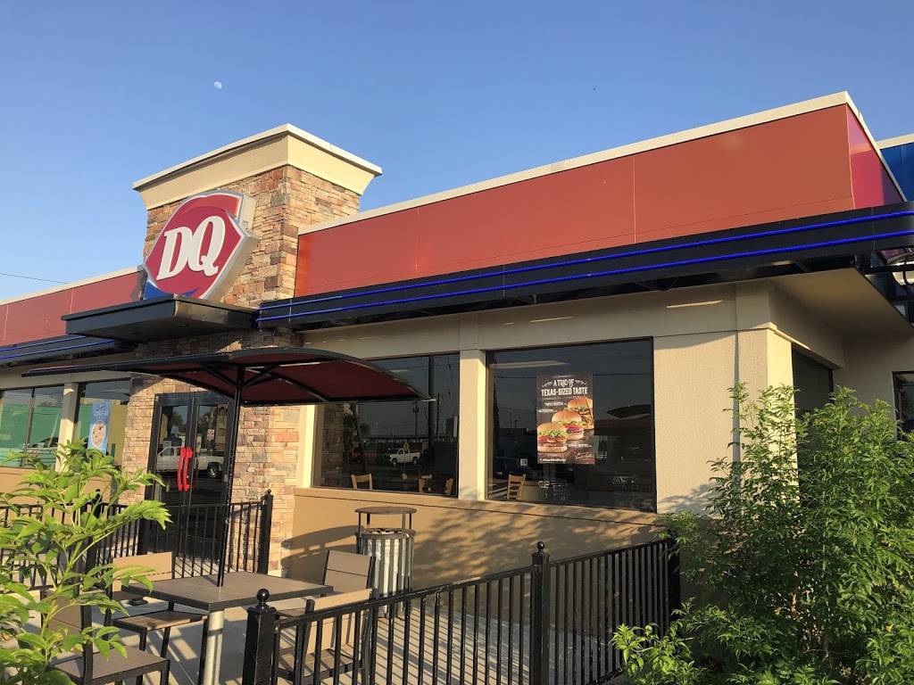 Dairy Queen | restaurant | 307 W Cotter Ave, Port Aransas, TX 78373, USA | 3617493339 OR +1 361-749-3339