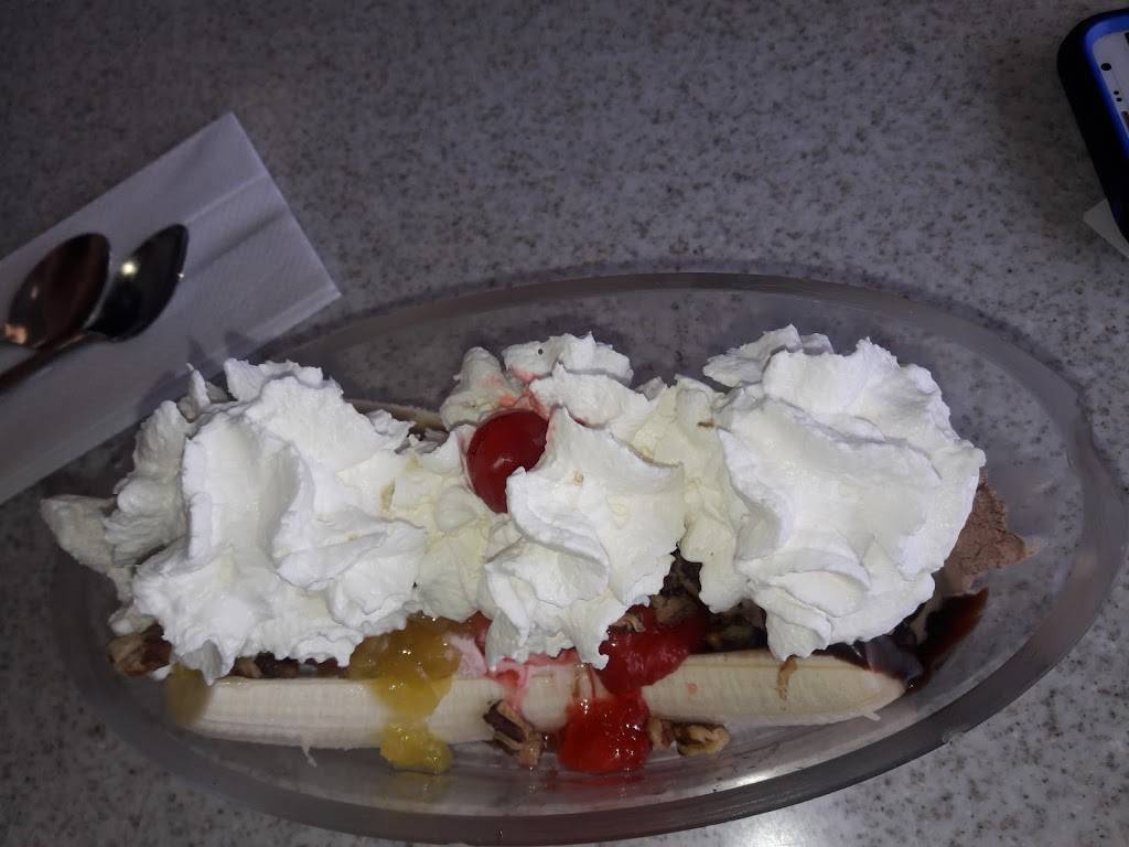 Oberweis Ice Cream and Dairy Store | restaurant | 5572 Grand Ave Suite 1, Gurnee, IL 60031, USA | 8474063000 OR +1 847-406-3000