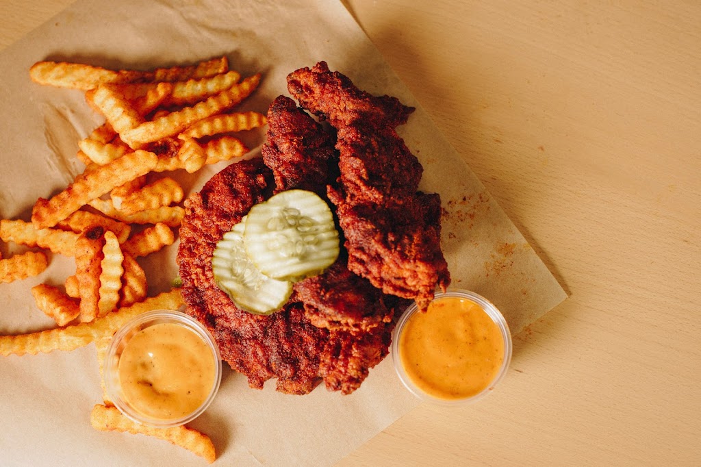 Main Chick Hot Chicken | restaurant | 19500 Plummer St B-3, Northridge, CA 91324, USA | 8188576437 OR +1 818-857-6437