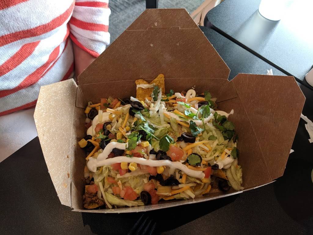 TNT Walking Taco | restaurant | 940 N 204th Ave, Omaha, NE 68022, USA | 5314440739 OR +1 531-444-0739