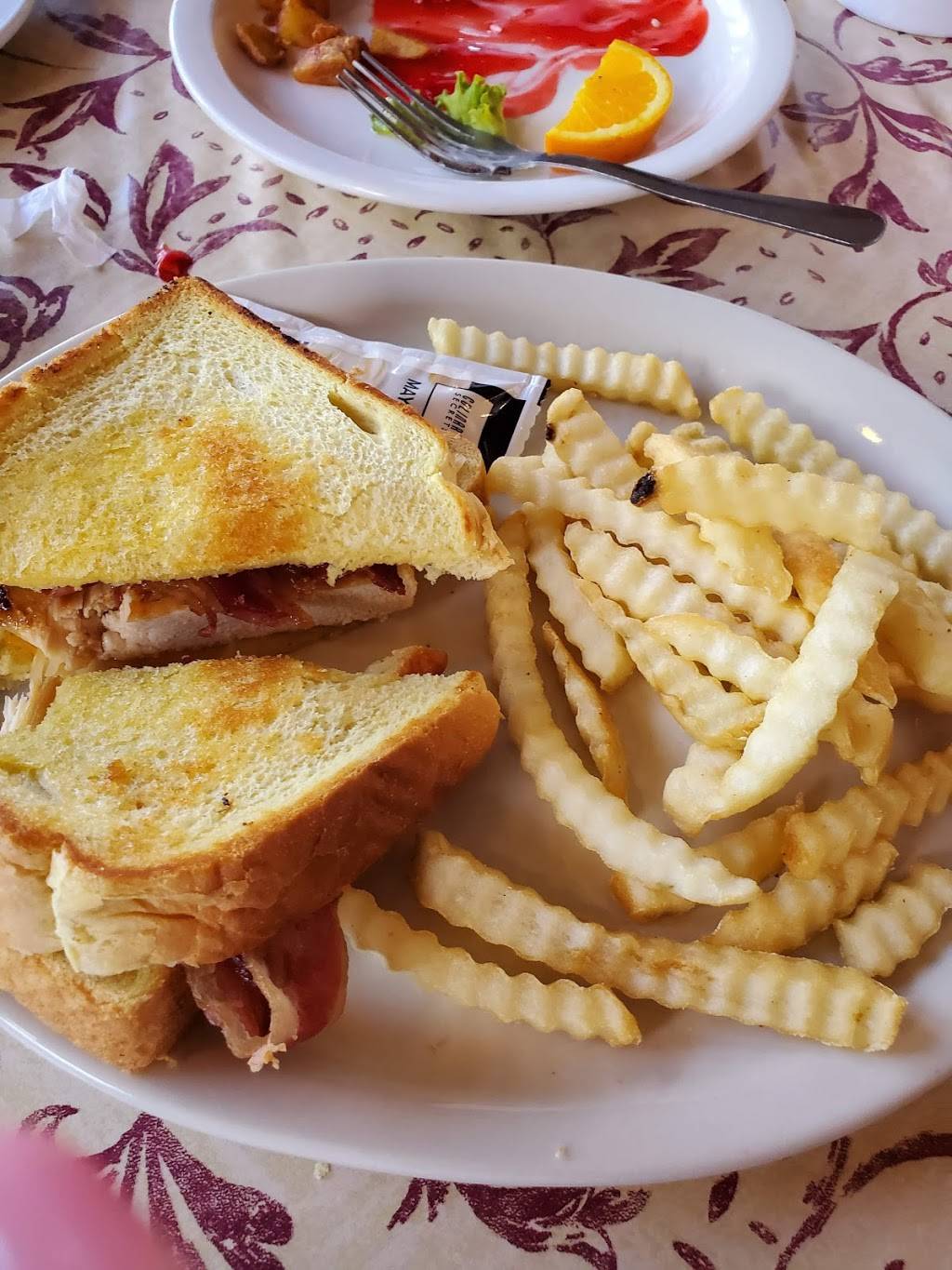 Reagans House of Pancakes | restaurant | 2820 Parkway, Pigeon Forge, TN 37863, USA | 8654280652 OR +1 865-428-0652