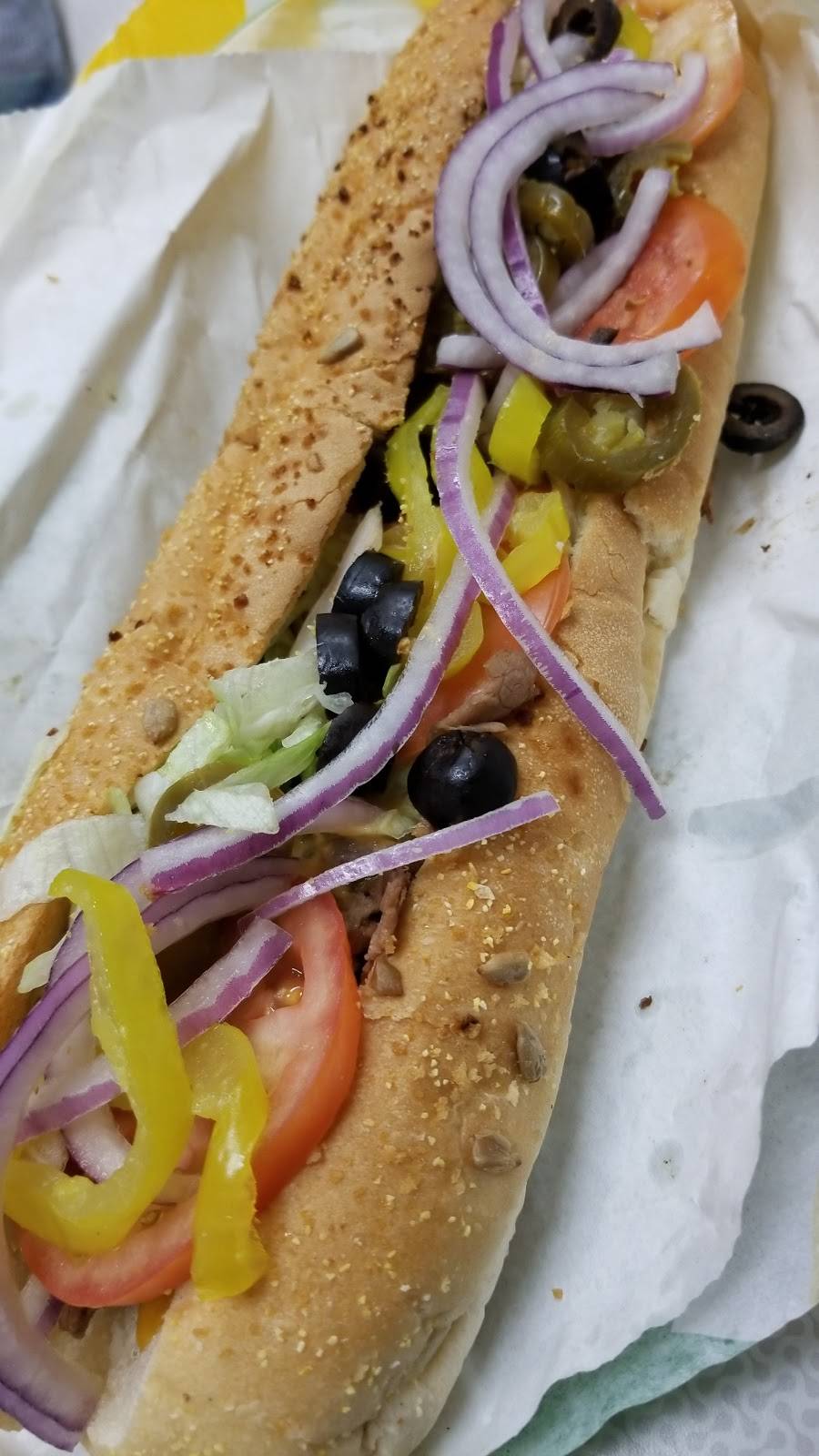 Subway | restaurant | 1231 E Main St, Meriden, CT 06450, USA | 2032370123 OR +1 203-237-0123