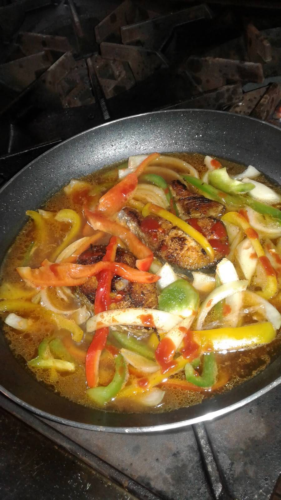 Mama DS Jamaican Cuisine | restaurant | 1128 Simcoe St N, Oshawa, ON L1G 4W6, Canada | 9052403088 OR +1 905-240-3088