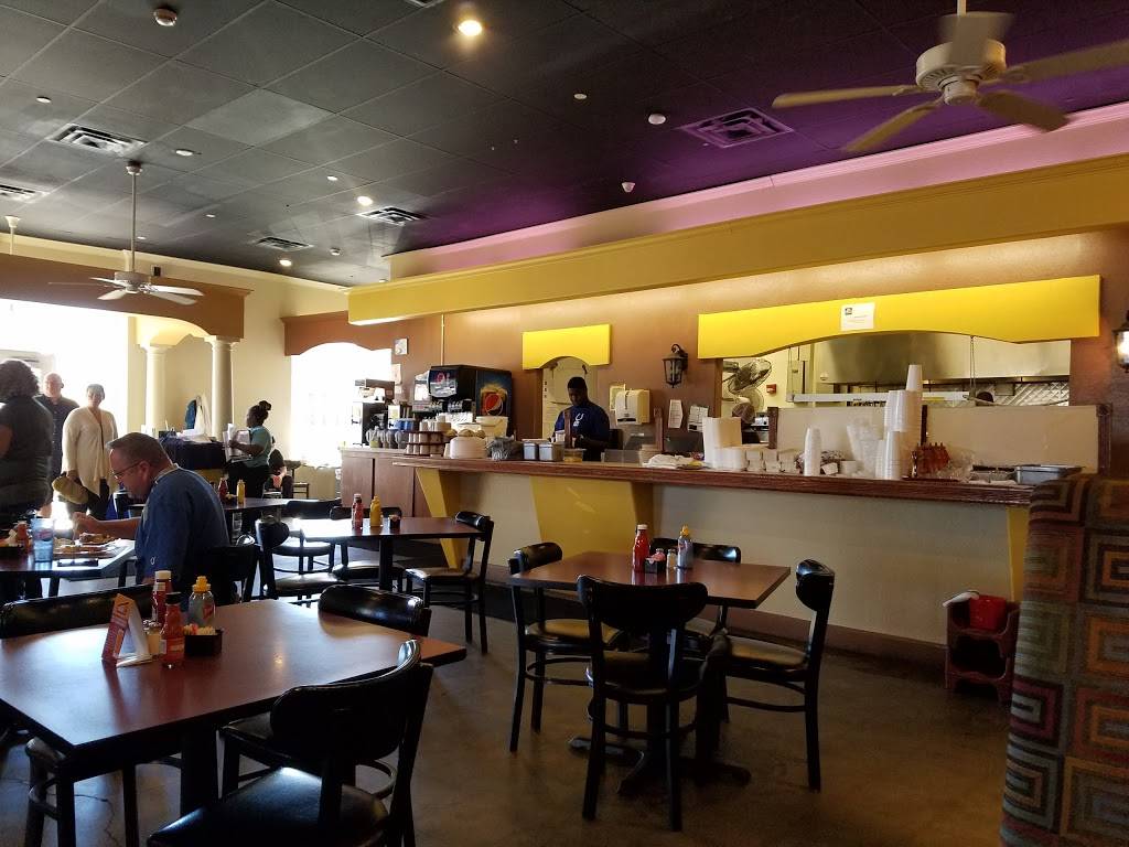 Maxines Chicken & Waffles | restaurant | 132 N East St, Indianapolis, IN 46204, USA | 3174233300 OR +1 317-423-3300