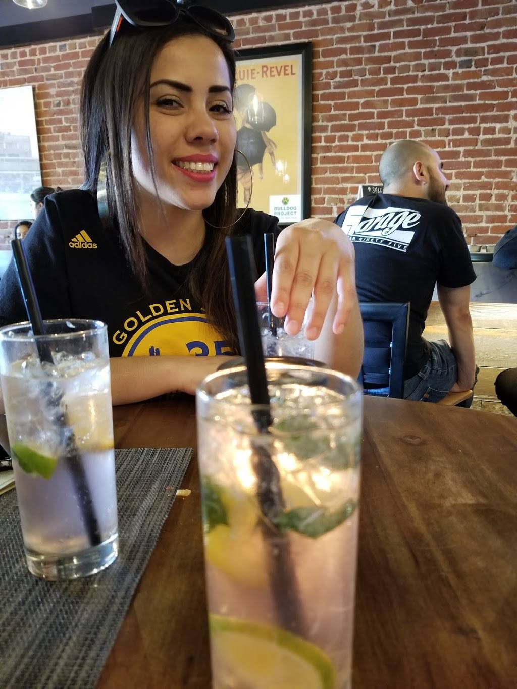 Juniors | restaurant | 939 N Central Ave, Tracy, CA 95376, USA | 2098799043 OR +1 209-879-9043