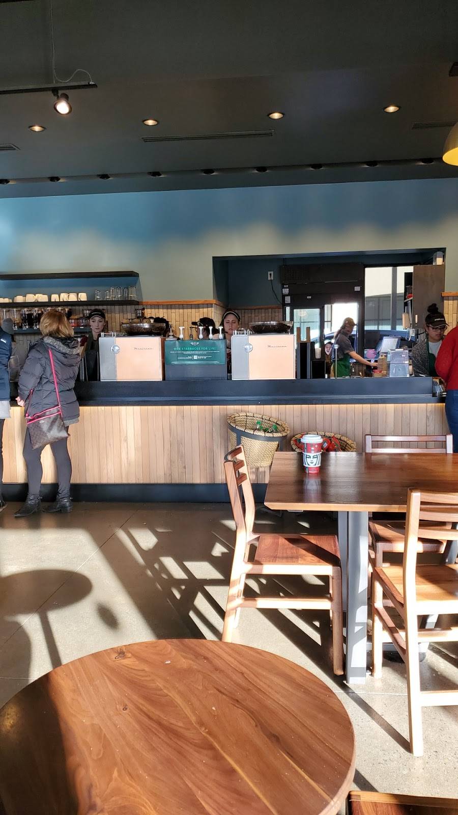 Starbucks | cafe | 46 Outlet Square #71, Hershey, PA 17033, USA | 7175333852 OR +1 717-533-3852