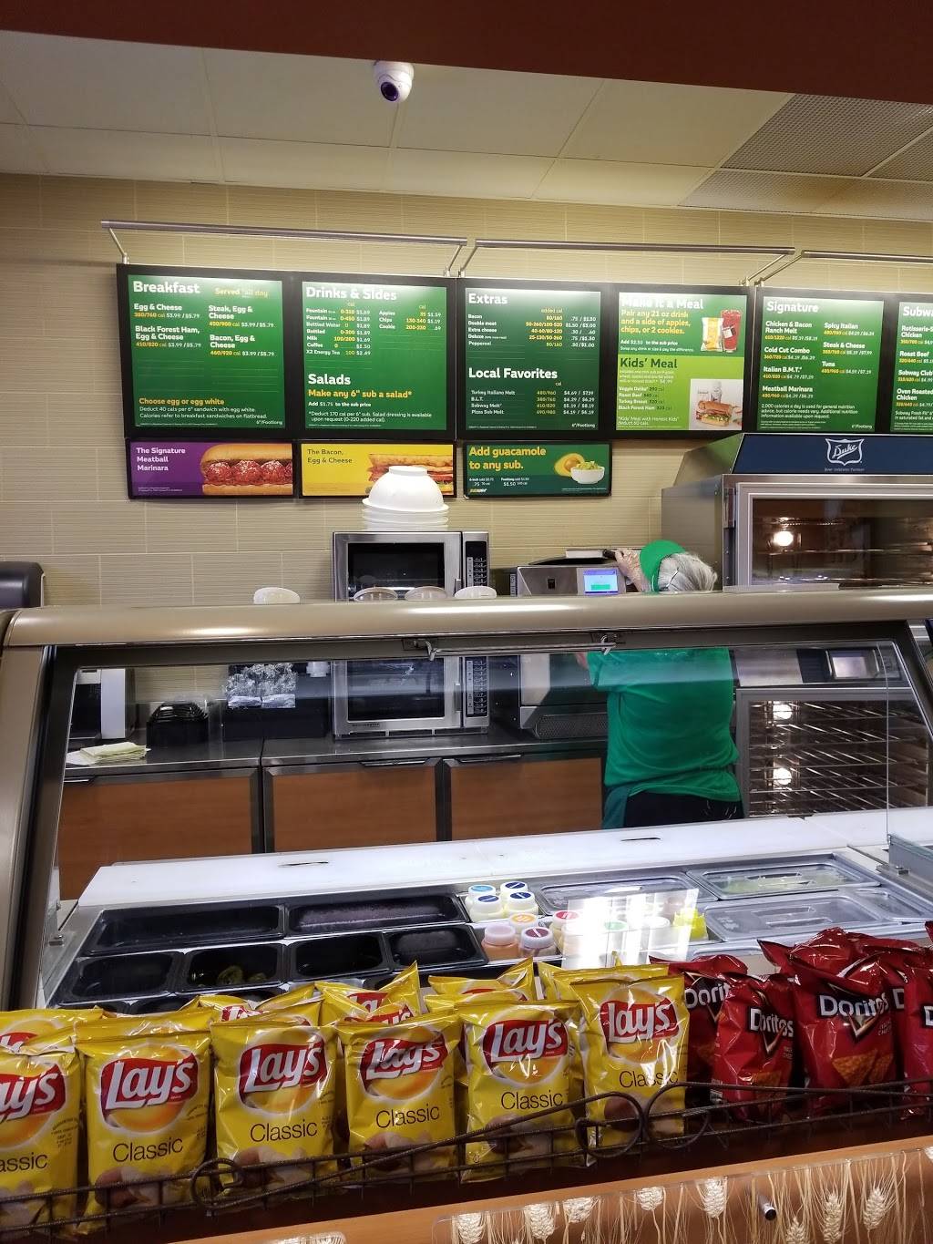 Subway Restaurants | restaurant | 113 W Rochester St, Akron, IN 46910, USA | 5745982595 OR +1 574-598-2595