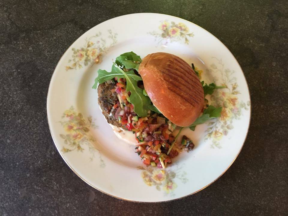 Bistro Tête de cochon | restaurant | 618 Rte Marie-Victorin, Verchères, QC J0L 2R0, Canada | 5146196253 OR +1 514-619-6253