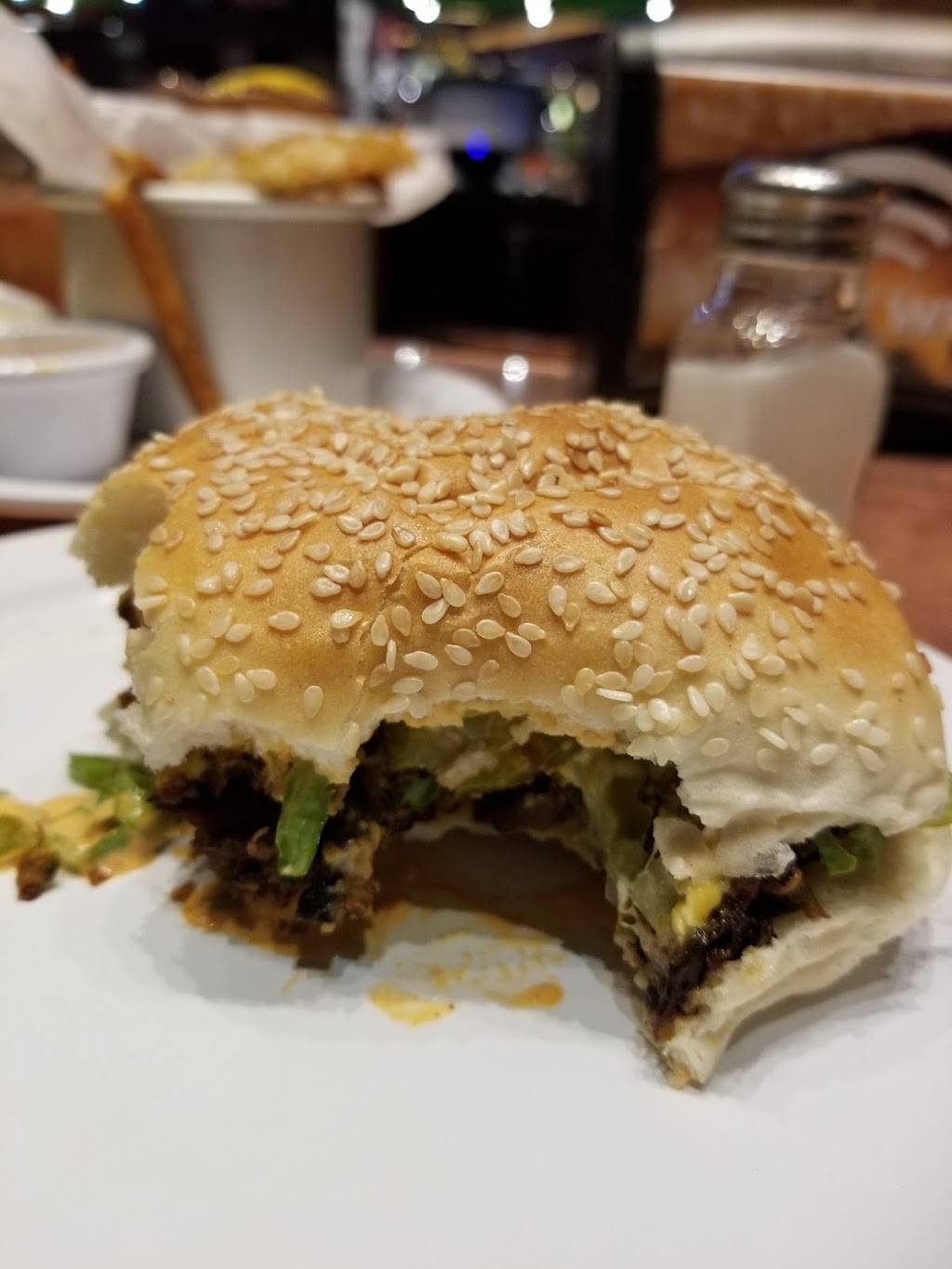 BOBBYS BURGER PALACE | restaurant | JACK Cincinnati Casino, 1000 Broadway St, Cincinnati, OH 45202, USA | 5132503315 OR +1 513-250-3315