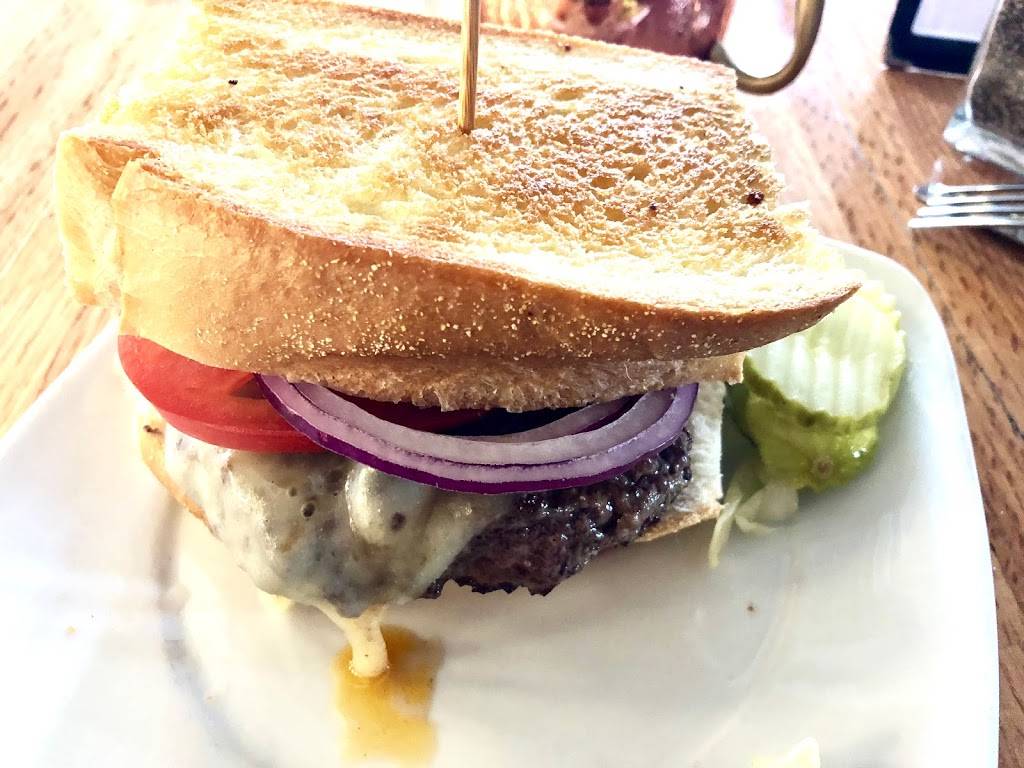 Fast Eddies Kitchen & Bar | restaurant | 7729 W Ridgewood Dr, Parma, OH 44129, USA | 4403404423 OR +1 440-340-4423