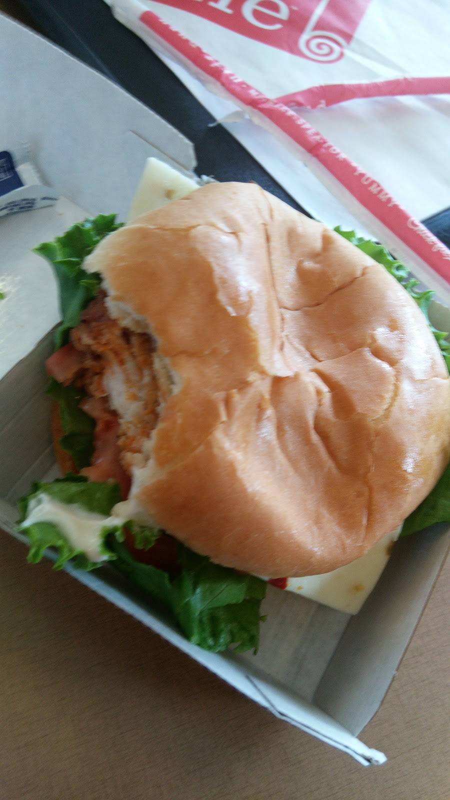 Chick-fil-A | restaurant | 4410 North Fwy, Houston, TX 77022, USA | 7136958888 OR +1 713-695-8888