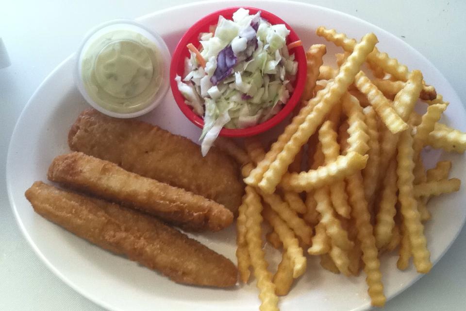 Guernsey Lockmans Lunch Box | restaurant | 262 E Whalen St, Guernsey, WY 82214, USA | 3073222344 OR +1 307-322-2344