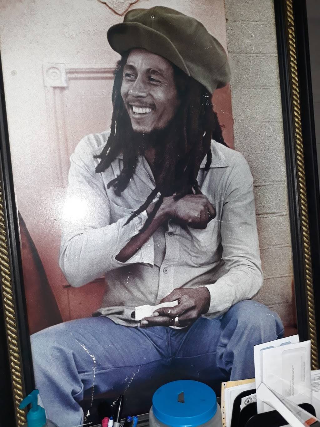 Chicks & Wings | restaurant | 817 NW 54th St, Miami, FL 33127, USA | 3054180246 OR +1 305-418-0246